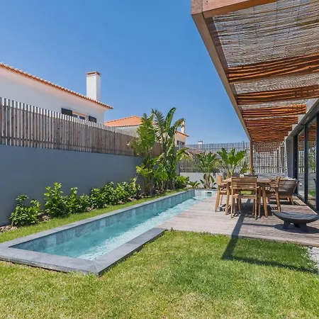 Stunning House With Pool By Lovelystay