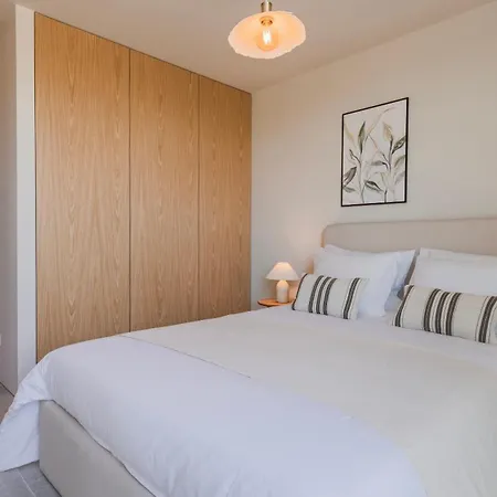 Villa Stunning House With Pool By Lovelystay *