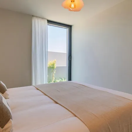 Villa Stunning House With Pool By Lovelystay